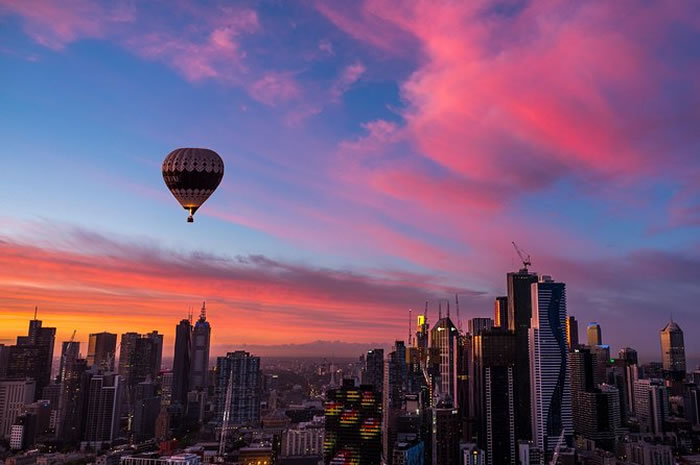 Hot Air Balloon Flight at Sunrise: Global Ballooning