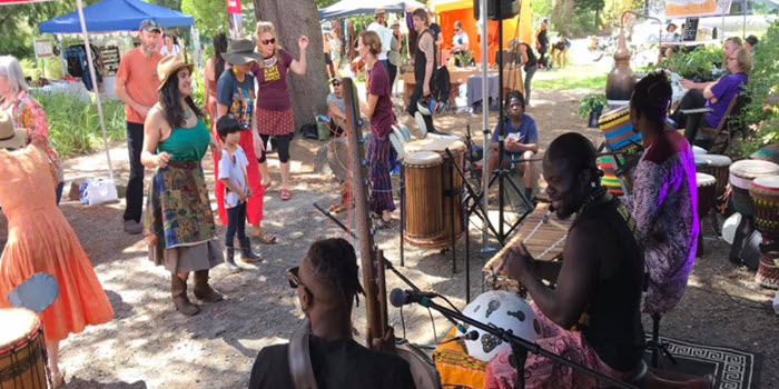 Valley Market Warburton